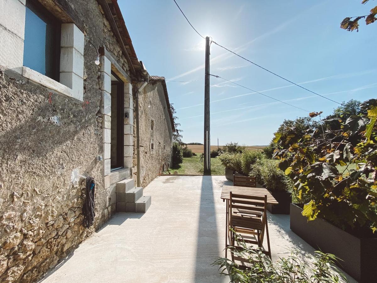 La Parenthese, Joli Studio Avec Terrasse Valeuil Kültér fotó