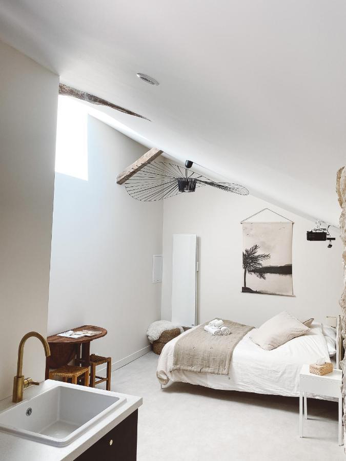 La Parenthese, Joli Studio Avec Terrasse Valeuil Kültér fotó